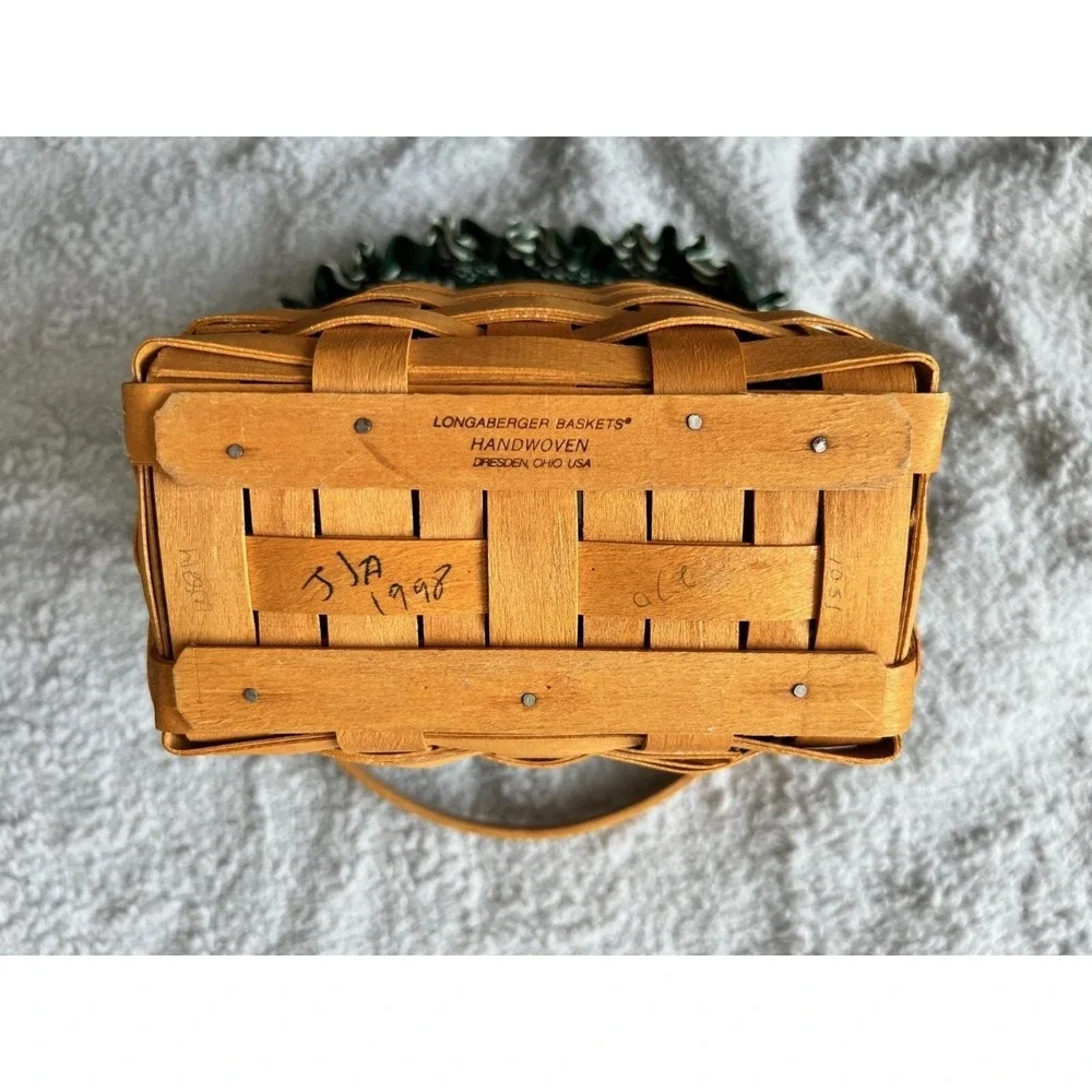 1998 Longaberger Glad Tidings Christmas Basket, Liner,‎ Protector, Green Weave